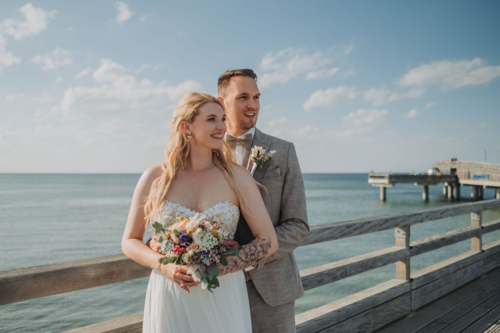 Hochzeit am Meer fotografiert von Hochzeitsfotografin Hamburg