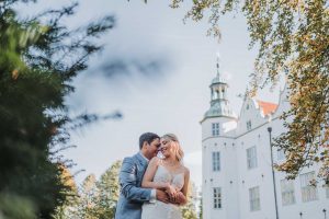 Brautpaarshooting vor dem Schloss Ahrensburg