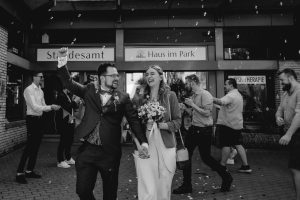 Standesamtliche Trauung in Bergedorf fotografiert von Hochzeitsfotograf Hamburg