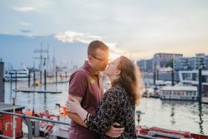 Fotoshooting Verlobung am Hafen Hamburg